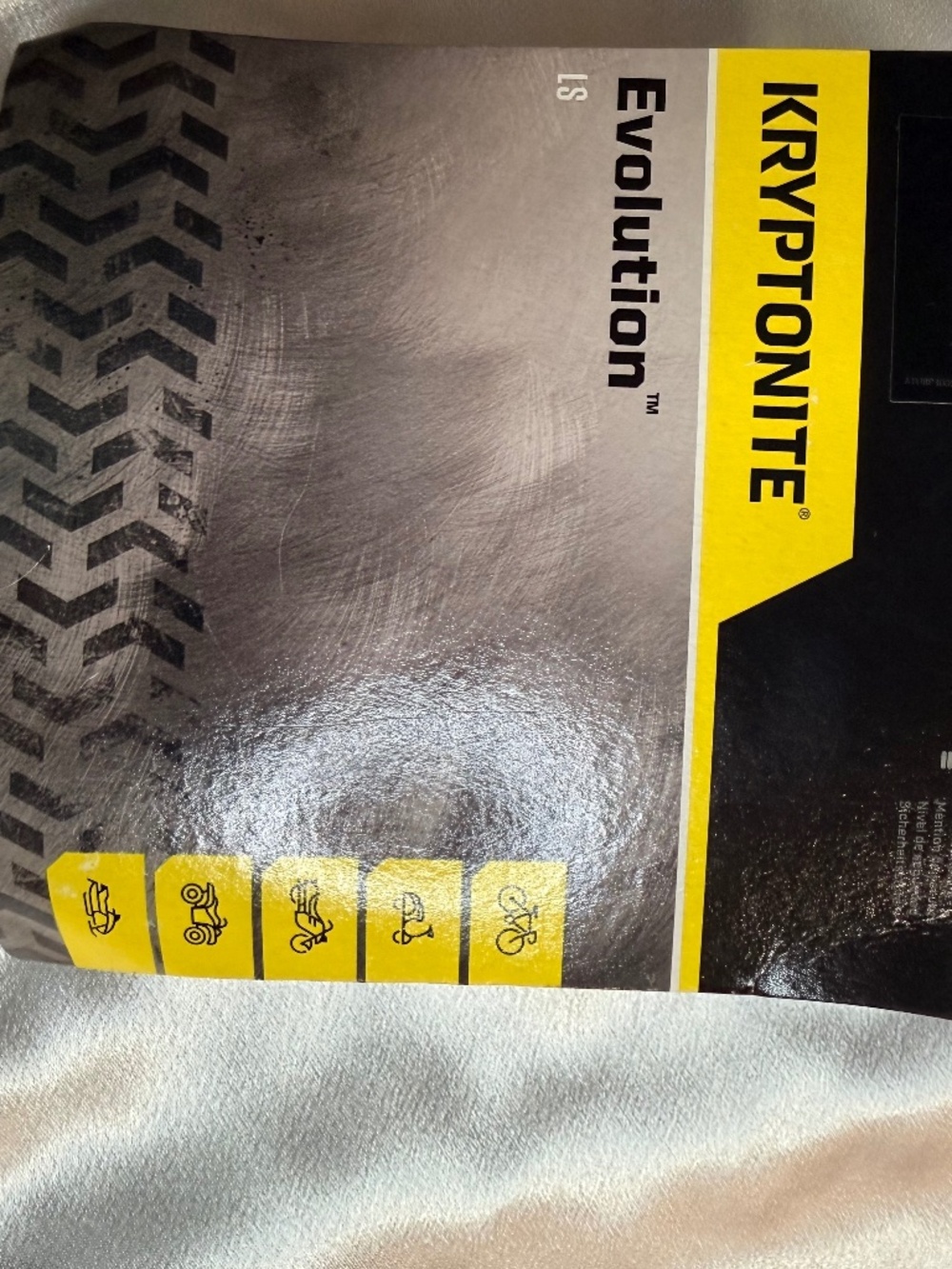 Kryptonite Evolution LS U-Lock 4" x 11.5" Bike Lock 002147 NEW Damaged Box